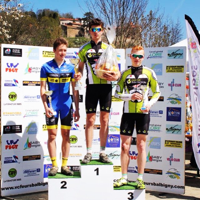 Annecy Cyclisme Compétition podium pour Basile et Lucas